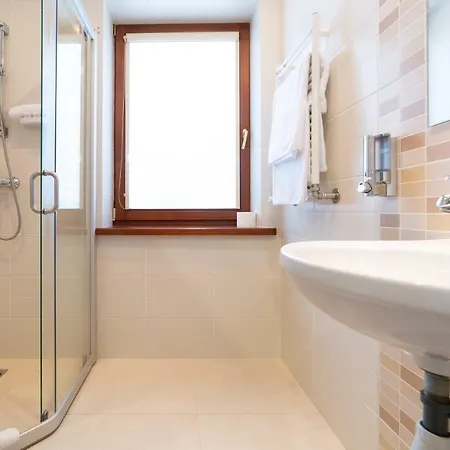 ゲストハウス Rasos パランガ